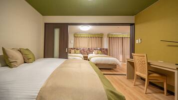 Caja de seguridad en la habitación, escritorio y cortinas blackout