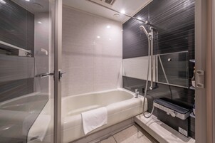 Bañera y ducha independientes, artículos de tocador gratuitos