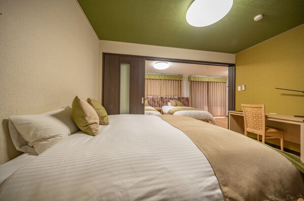 Caja de seguridad en la habitación, escritorio y cortinas blackout 