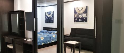 Studio | WiFi, bed sheets