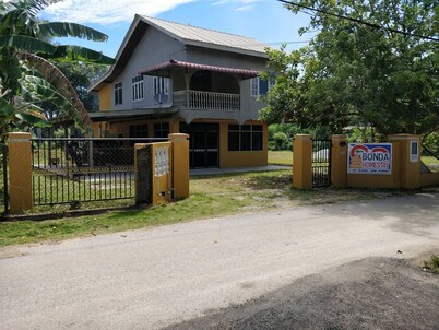 Bonda Homestay Entire House