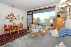 Unclassified image, 3 of 10, button