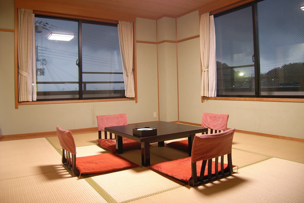 Traditional-Zimmer (Japanese Style for 4 Guests) | Zimmersafe, Bettwäsche
