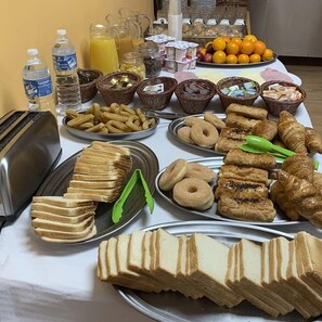 Daily buffet breakfast (EUR 4 per person)