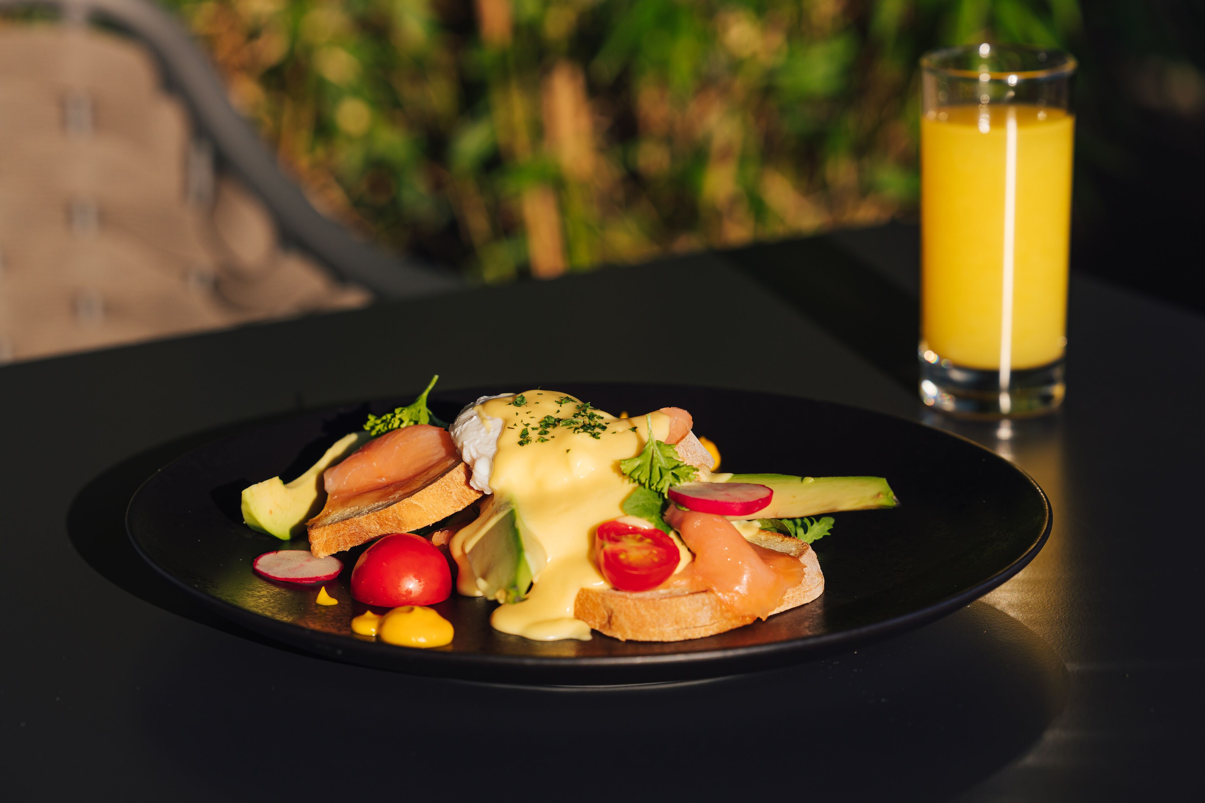 Café da manhã completo grátis todos os dias