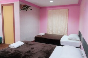 Quarto duplo luxo | Escrivaninha, Wi-Fi de cortesia, roupa de cama