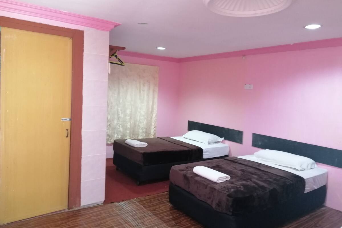 Quarto duplo luxo | Escrivaninha, Wi-Fi de cortesia, roupa de cama