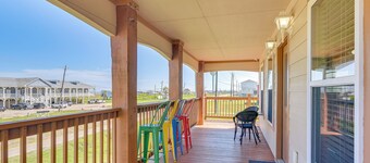 Steps to Surfside Beach: ADA-Friendly Home