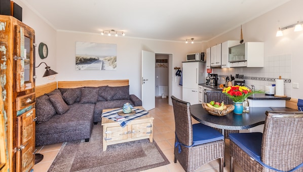 Comfort Apartment, 2 Bedrooms, Terrace, Ground Floor | Living area | 32-inch Smart TV with digital channels, TV