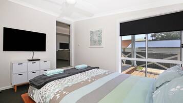 3 bedrooms, desk, iron/ironing board, travel cot
