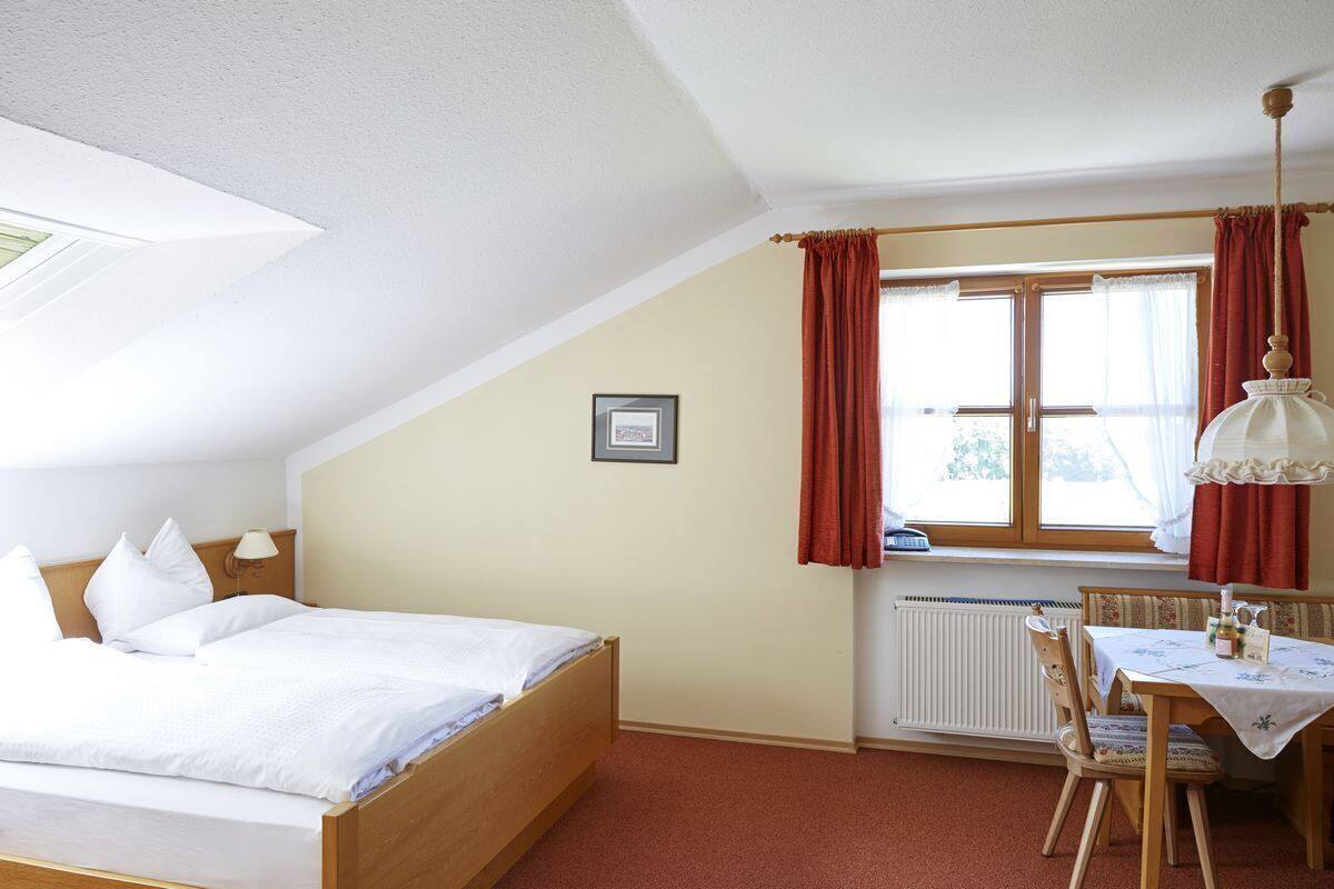 1 bedroom, iron/ironing board, cots/infant beds, free WiFi