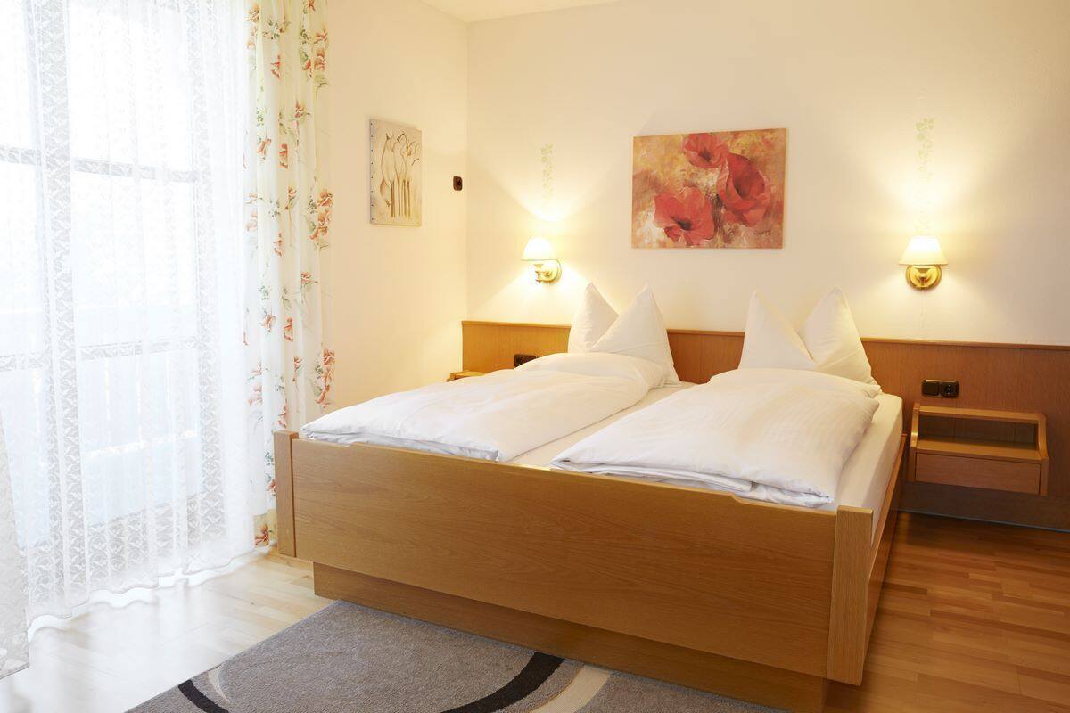 1 bedroom, iron/ironing board, cots/infant beds, free WiFi