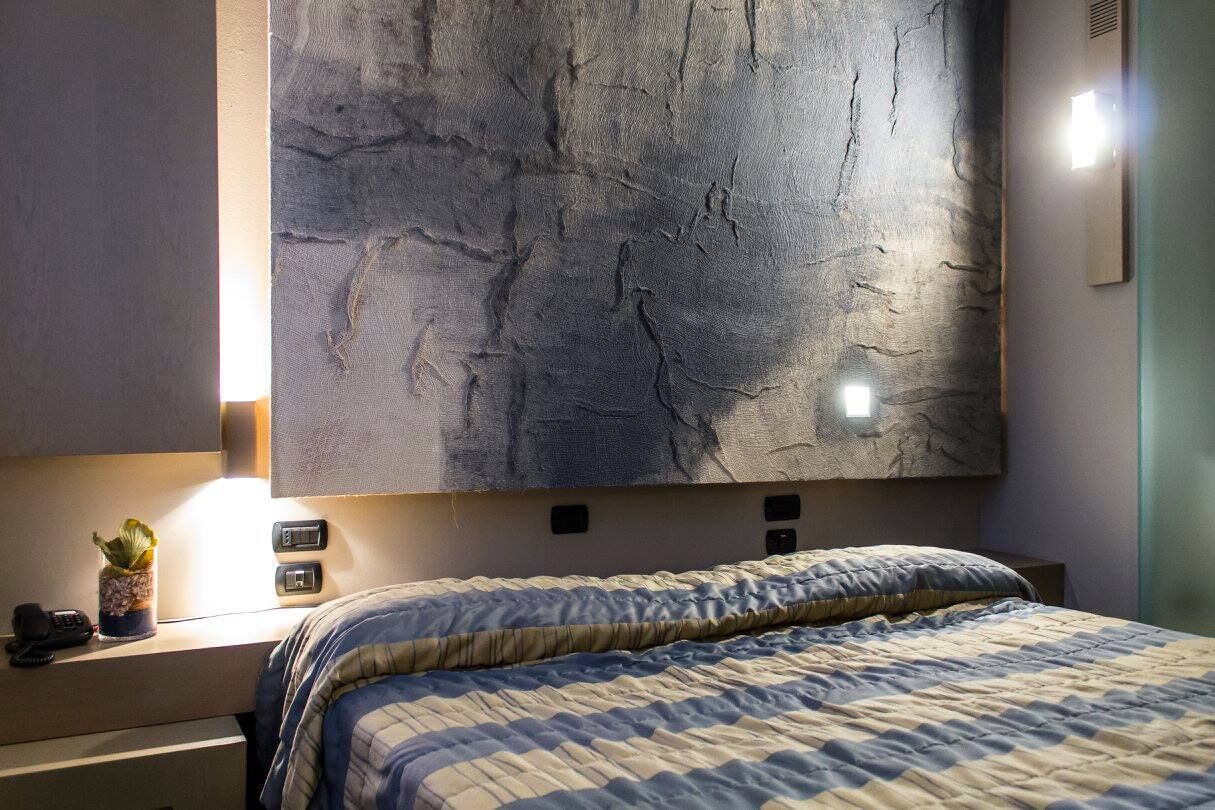 standard double room | 1 bedroom, desk, laptop workspace, blackout curtains