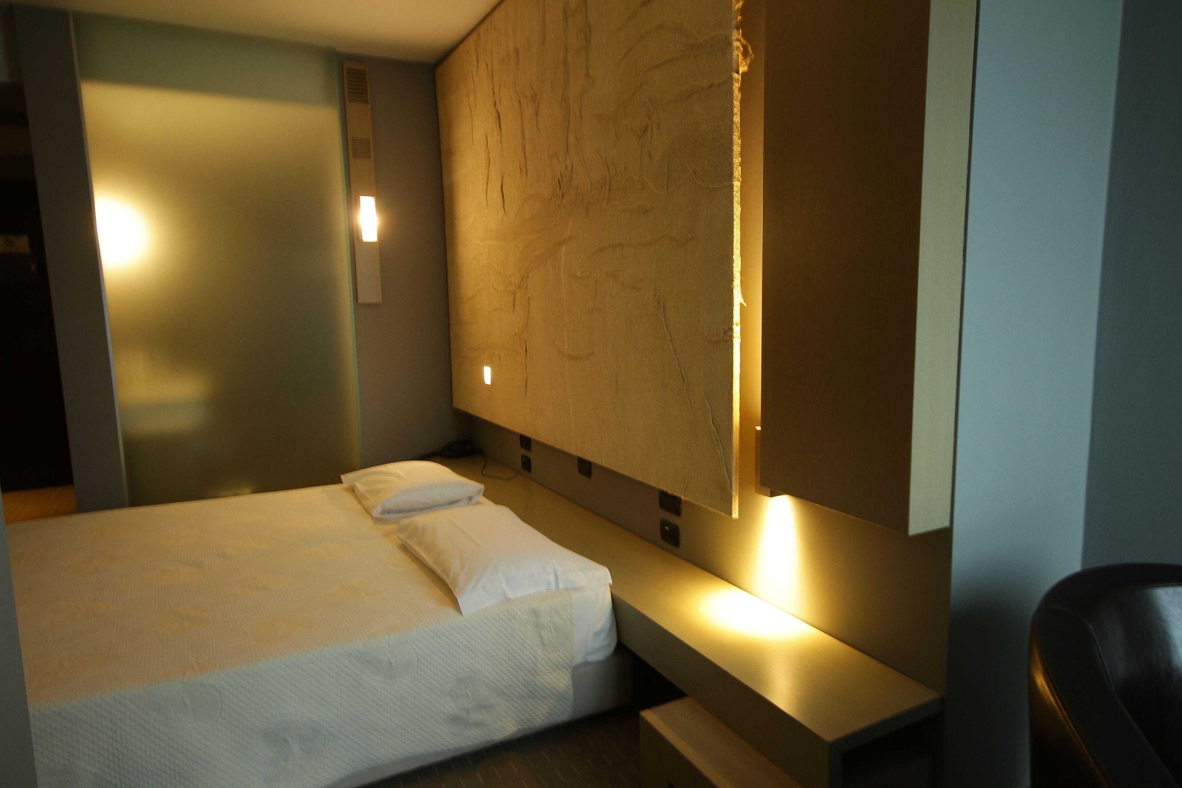 1 bedroom, desk, laptop workspace, blackout curtains