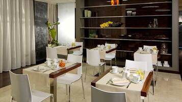 Daily continental breakfast (EUR 10 per person)