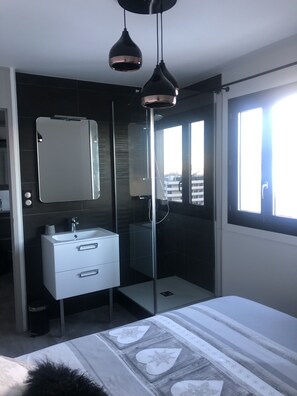 2 camere, ferro/asse da stiro, culla da viaggio, Wi-Fi gratuito