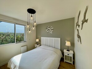 3 chambres, fer et planche à repasser, lit de bébé portatif, Wi-Fi