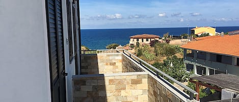 Classic-Apartment, Kochnische | Balkon