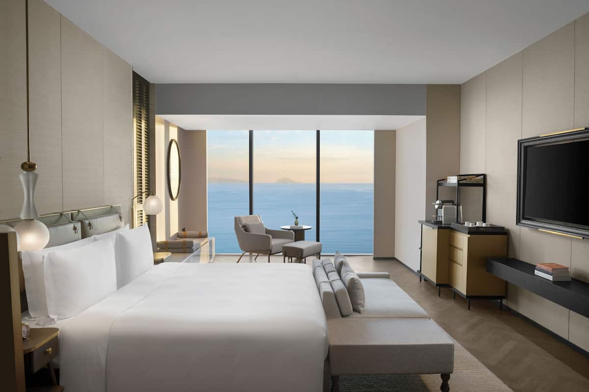 Executive Ocean View Suite