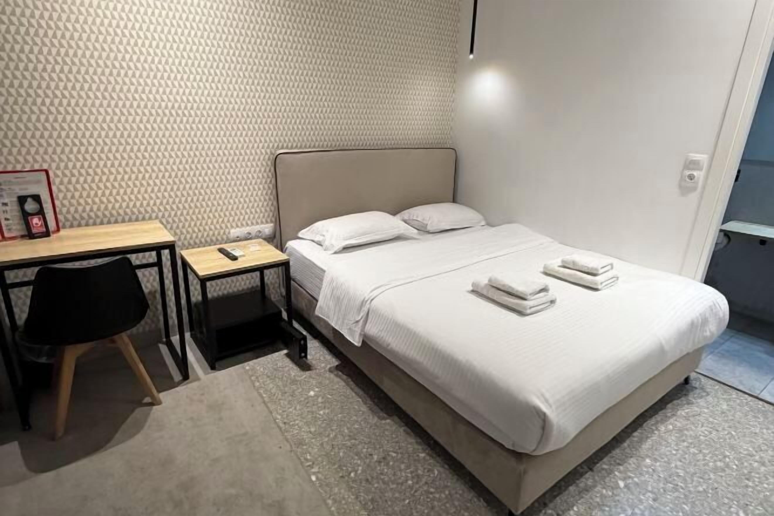 Premium bedding, in-room safe, desk, blackout drapes