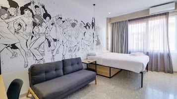 Premium bedding, in-room safe, desk, blackout drapes