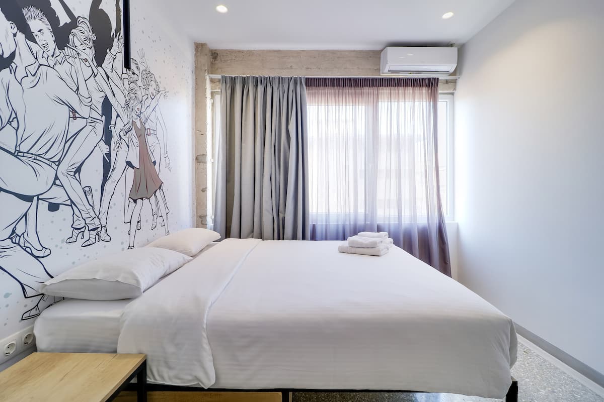 1 slaapkamer, luxe beddengoed, een kluis op de kamer, een bureau