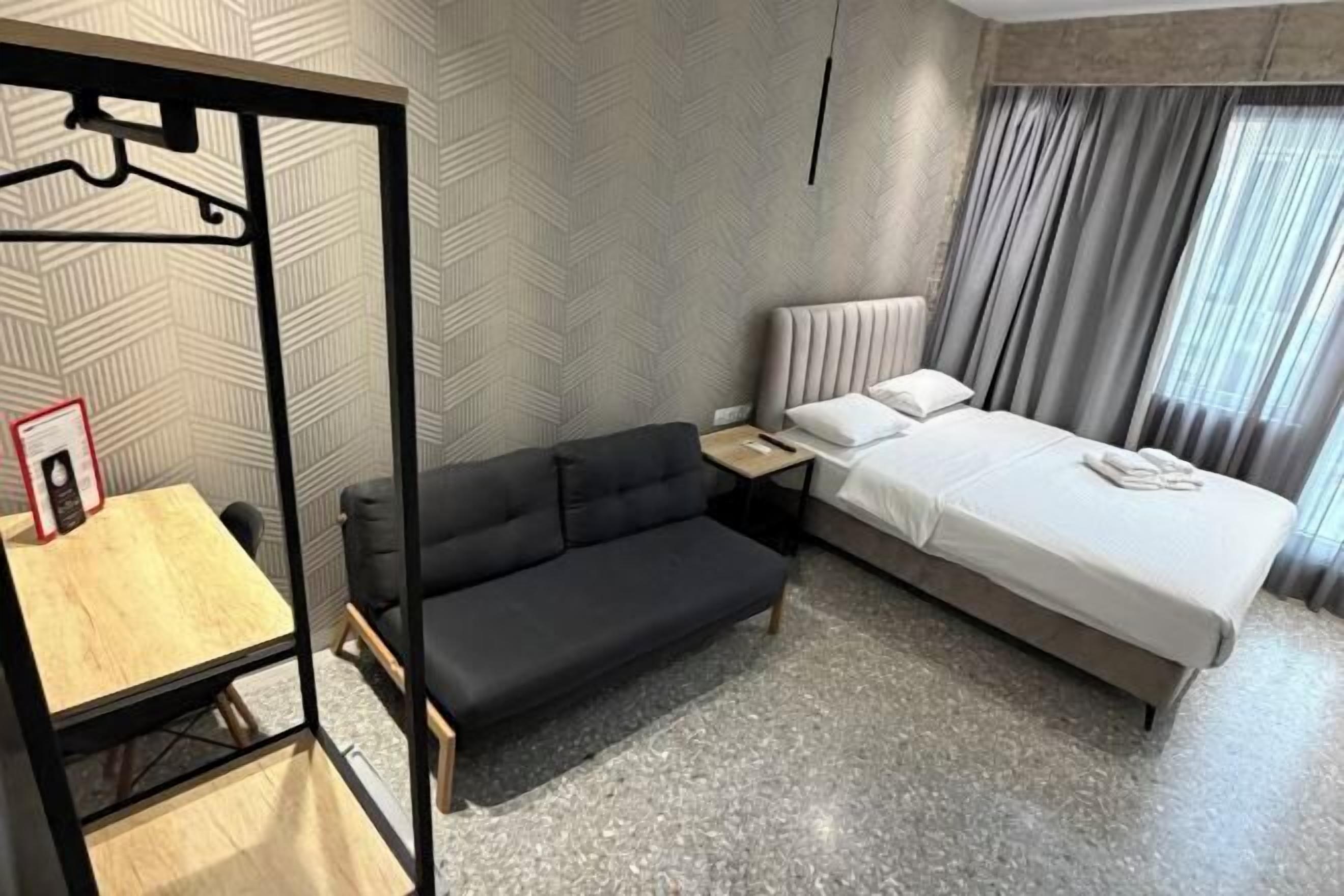 Premium bedding, in-room safe, desk, blackout drapes