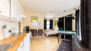 1 bedroom, iron/ironing board, free WiFi, bed sheets