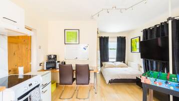 1 bedroom, iron/ironing board, free WiFi, bed sheets