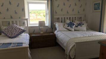 4 Schlafzimmer, Bügeleisen/Bügelbrett, kostenloses WLAN, Bettwäsche