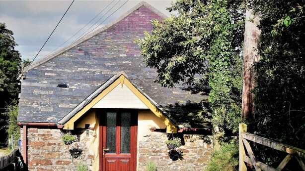 Front of property - Cottage Barn (Bude)
