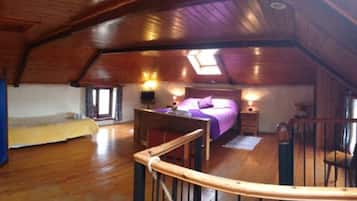 Luxury-Ferienhaus | 2 Schlafzimmer, Bügeleisen/Bügelbrett, kostenloses WLAN, Bettwäsche