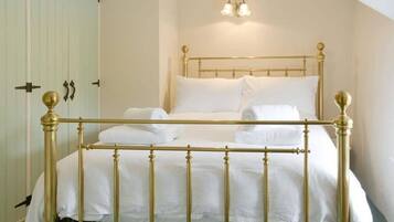 Luksusmökki | 3 makuuhuonetta, silitysrauta/-lauta, ilmainen Wi-Fi, vuodevaatteet