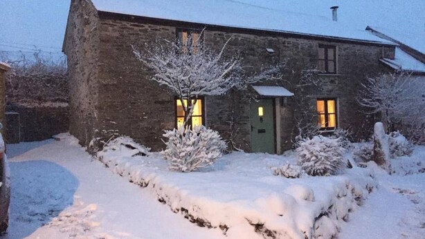 Front of property - Itchingstone Cottage (Camelford)