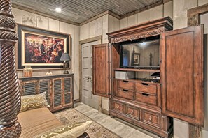 TV, fireplace, Netflix, streaming services