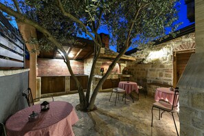 Outdoor dining - Villa Lavie ZadarVillas (Zadar)