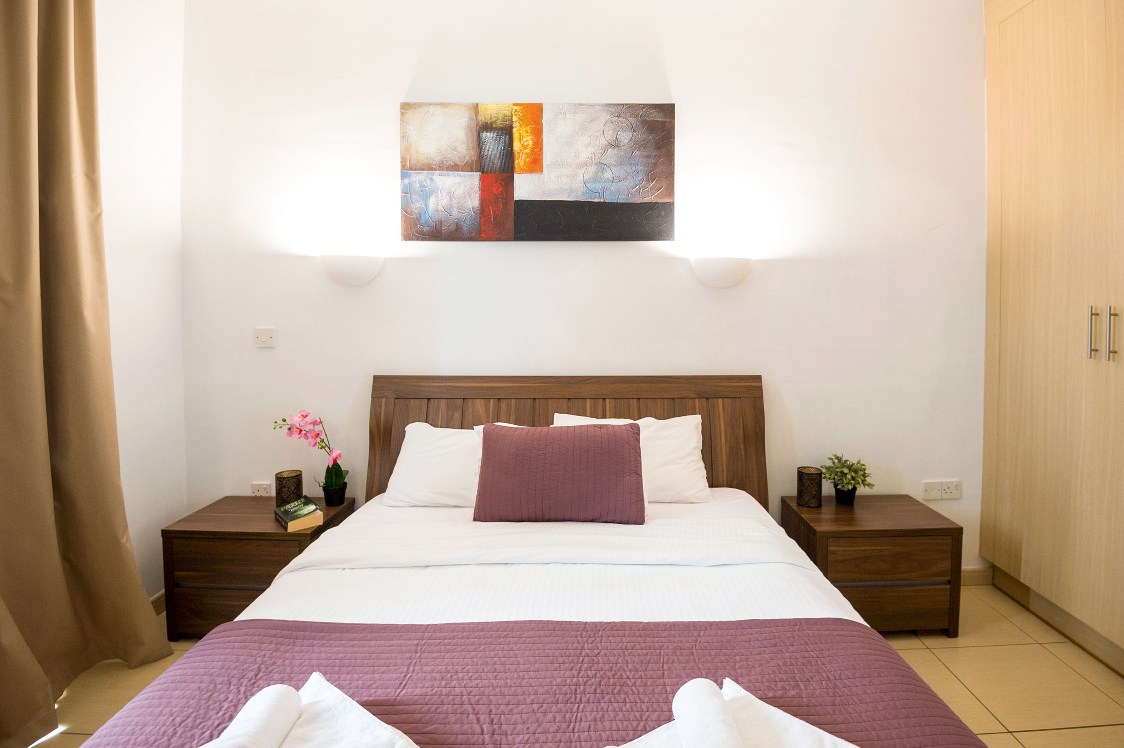 1 slaapkamer, een strijkplank/strijkijzer, internet, beddengoed