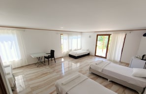 Deluxe Quadruple Room