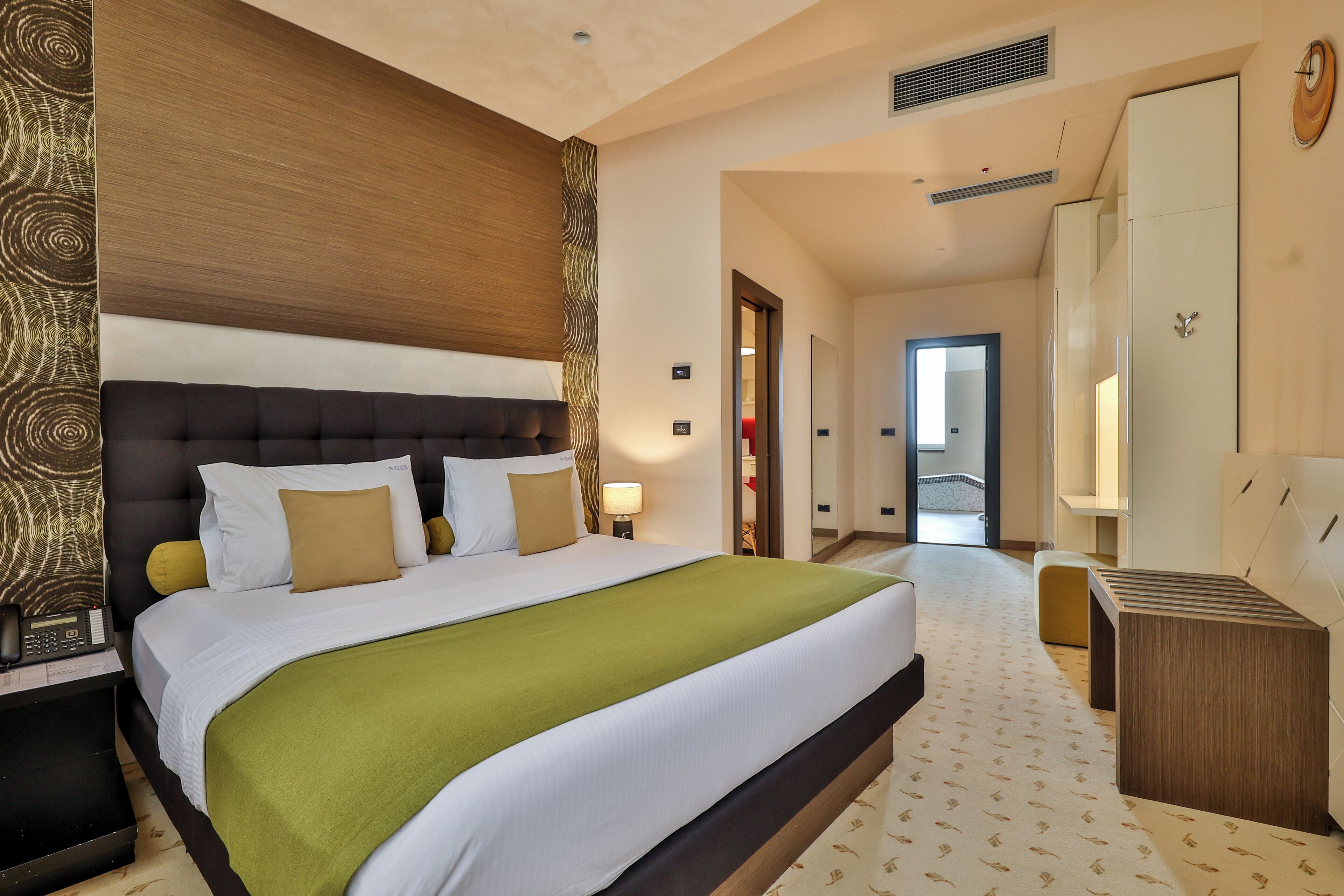 Egyptian cotton sheets, premium bedding, minibar, in-room safe