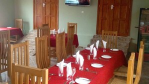 Se sirven desayunos, comidas y cenas
