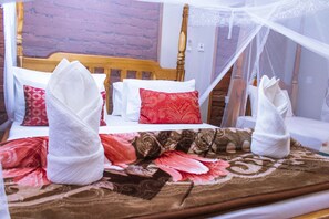 家庭三人房 | 記憶棉床墊、書桌、手提電腦工作空間、熨斗/熨衫板