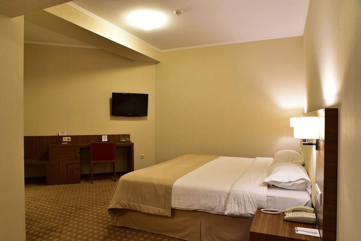 Premier-Doppelzimmer | Hochwertige Bettwaren, Minibar, Zimmersafe, Schreibtisch