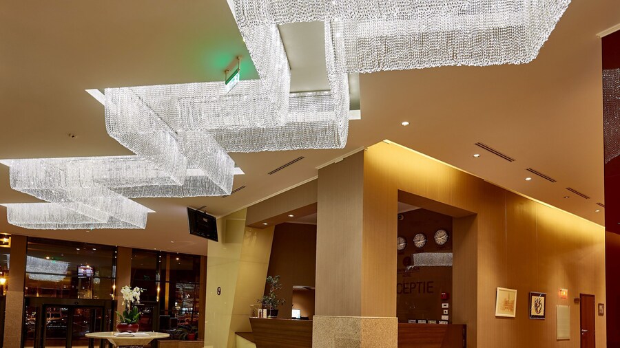 Central Plaza Hotel