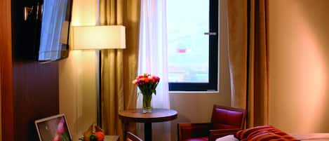 Family Room | Premium bedding, minibar, in-room safe, individually decorated