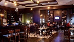 Tägliches Frühstücksbuffet gegen Gebühr