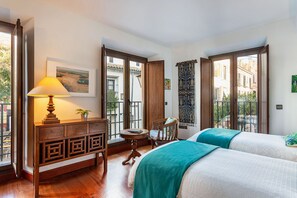 Huis (4 Bedrooms) | 4 slaapkamers, een strijkplank/strijkijzer, gratis wifi, beddengoed