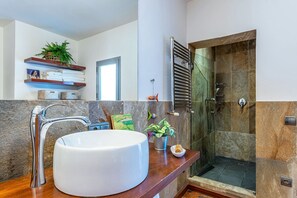 Bathroom - Genteel Home Puerta Real (Seville)