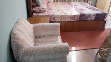 1 bedroom, desk, free WiFi