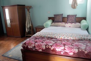 1 bedroom, desk, free WiFi