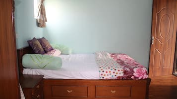 1 bedroom, desk, free WiFi